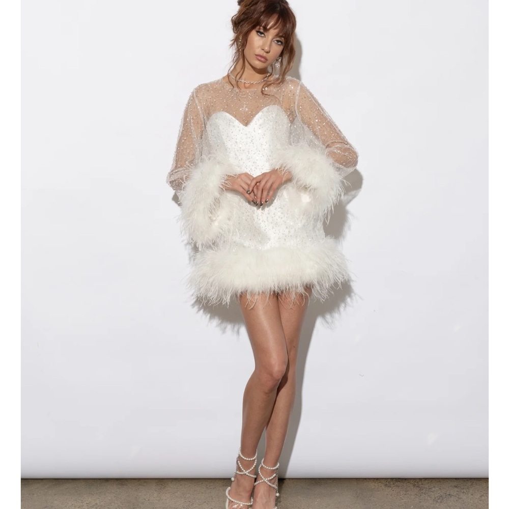 Elegant White Feathered Women's Dress